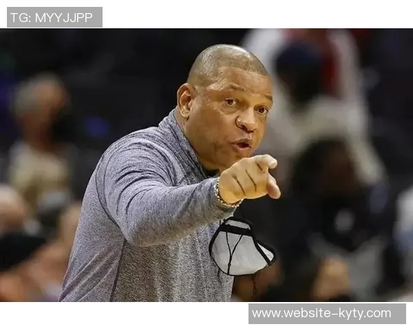 里弗斯谈球队进攻问题强调缺乏整体配合导致各自为战